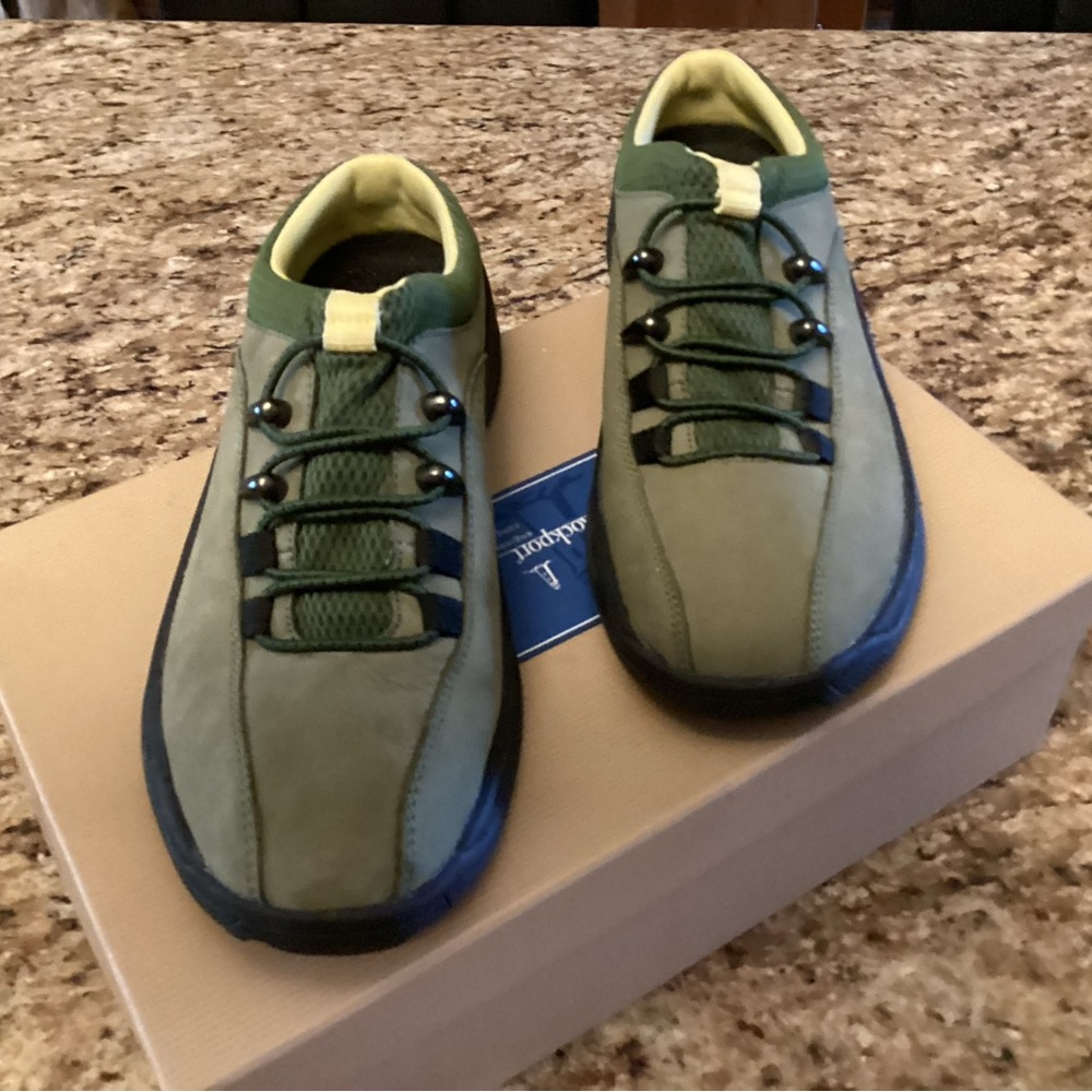 Women’s rock suede shoes, size 8 - Picture 3 of 3